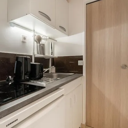 Charming Near Sacre-coeur * Paris